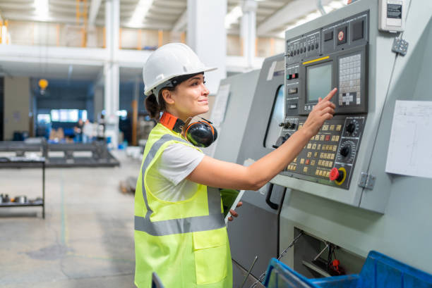 اپراتور دستگاه CNC