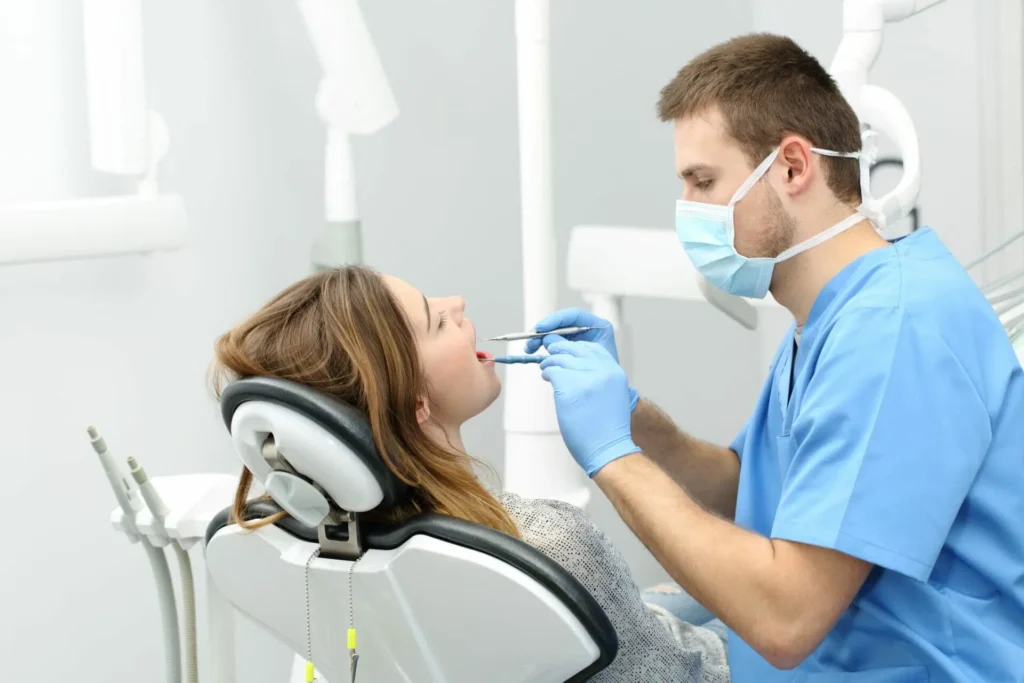 متخصص بهداشت دهان و دندان